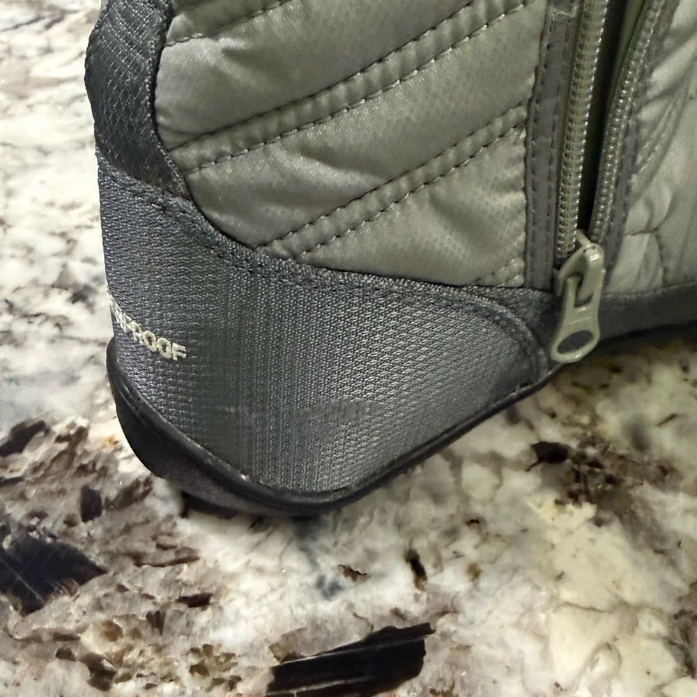 Columbia Thermolite Boots woman’s size 7